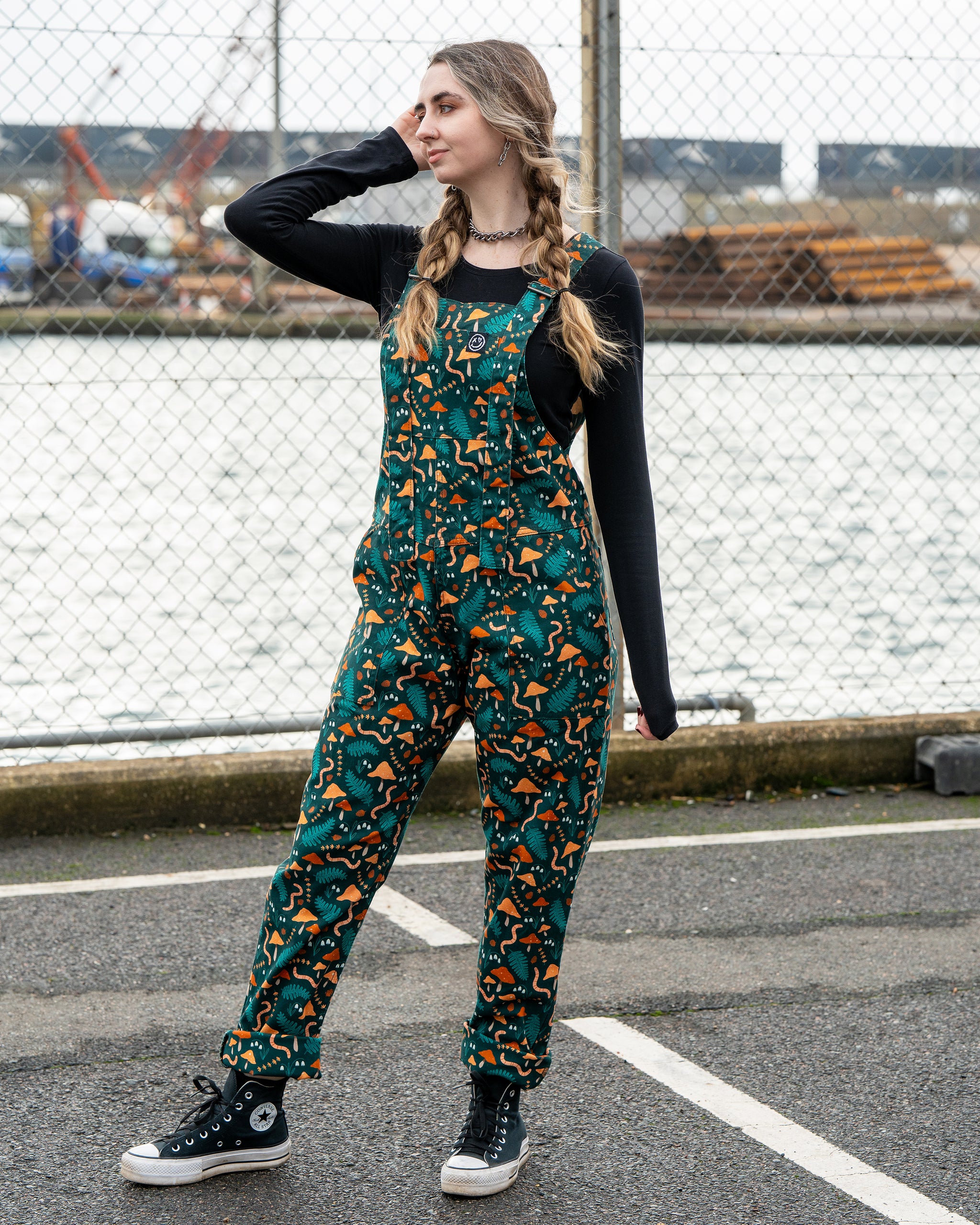TIMEWORN CLOTHING チノ　オリーブ　38 Rebel Romance x Clare Lewis Earthy Eden Stretch Dungarees 🪱🌿